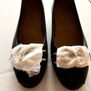 Size 8 1/2 Aerosoles, low heel NWOT